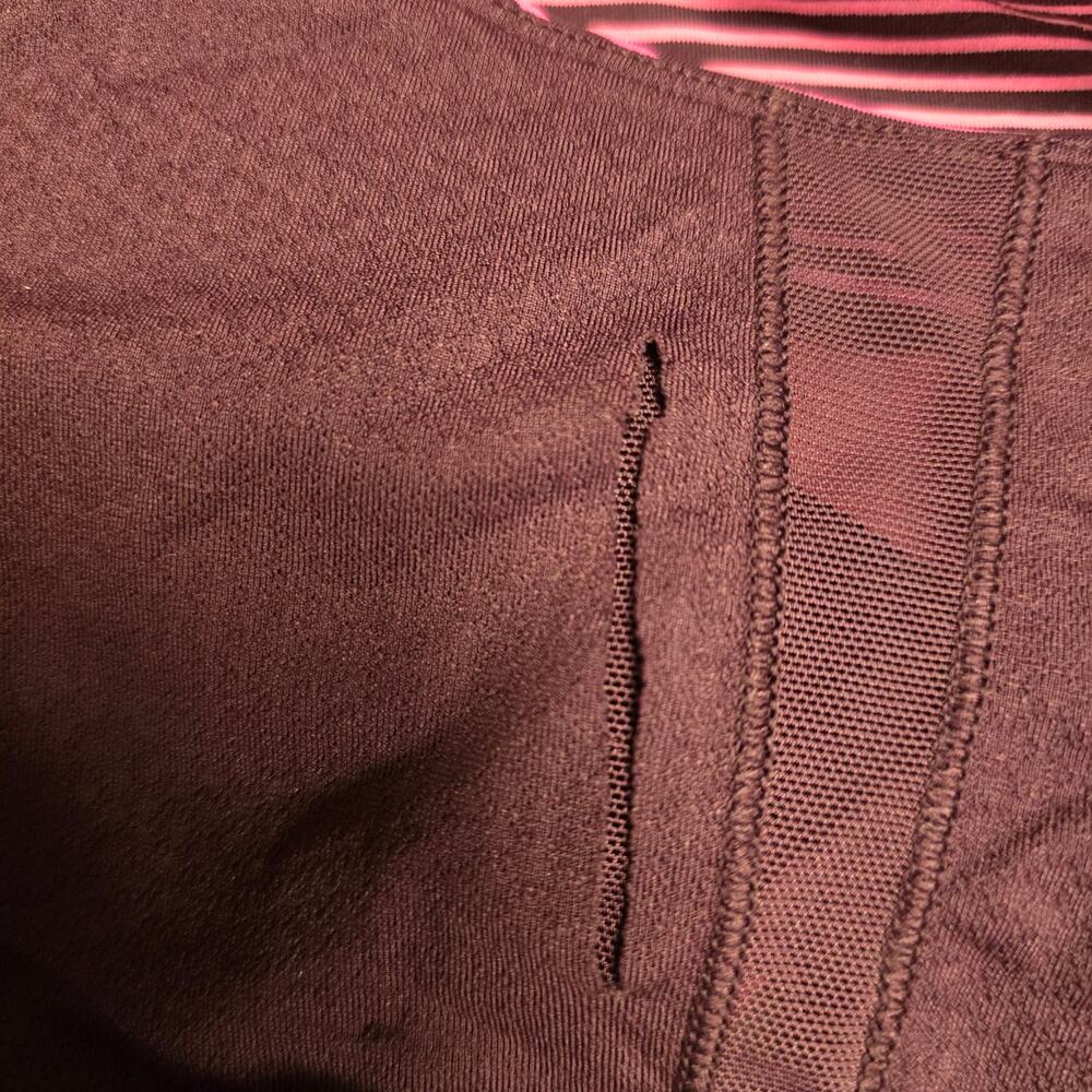 Lululemon 
Energy‎ Tank - Picture 6 of 6